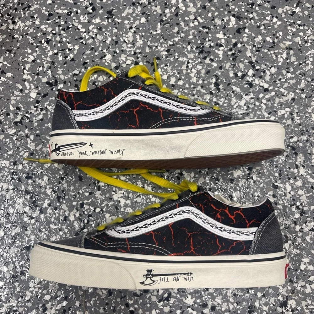 Vans Stranger Things Upside Down Hellfire Club sneakers Men’s 4.5 Women’s 6 - Picture 2 of 9